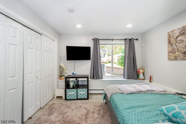 6 Melissa Dr, Totowa Boro, NJ 07512