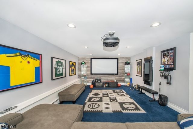 6 Melissa Dr, Totowa Boro, NJ 07512
