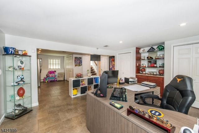6 Melissa Dr, Totowa Boro, NJ 07512