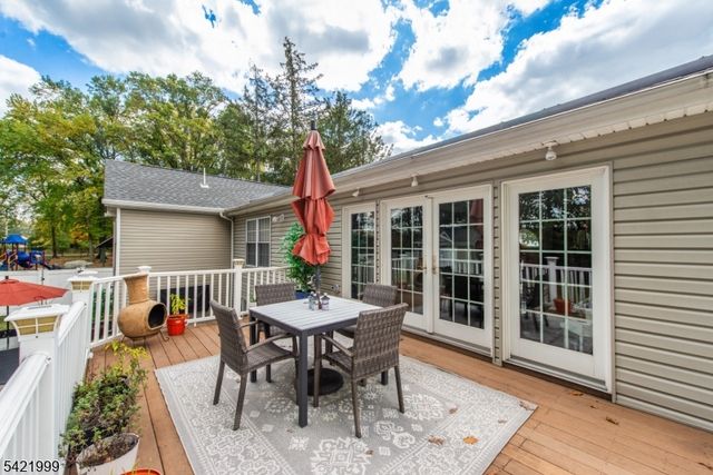 6 Melissa Dr, Totowa Boro, NJ 07512
