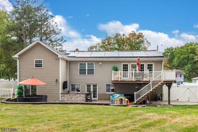 6 Melissa Dr, Totowa Boro, NJ 07512
