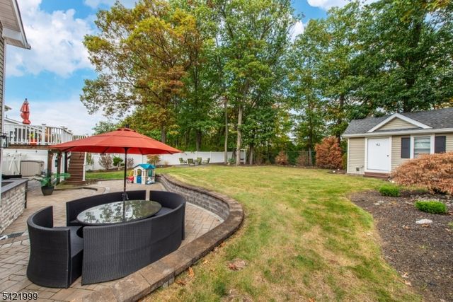 6 Melissa Dr, Totowa Boro, NJ 07512