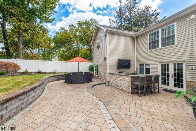 6 Melissa Dr, Totowa Boro, NJ 07512