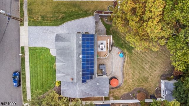 6 Melissa Dr, Totowa Boro, NJ 07512
