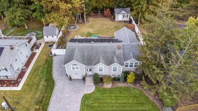6 Melissa Dr, Totowa Boro, NJ 07512