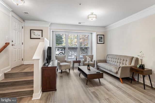 15177 LANCASHIRE DR, Woodbridge, VA 22191