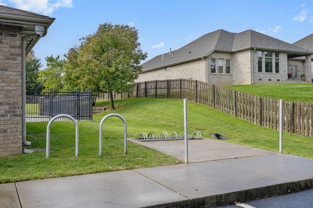 2450 E German Ivy, Springfield, MO 65804