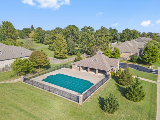 2450 E German Ivy, Springfield, MO 65804