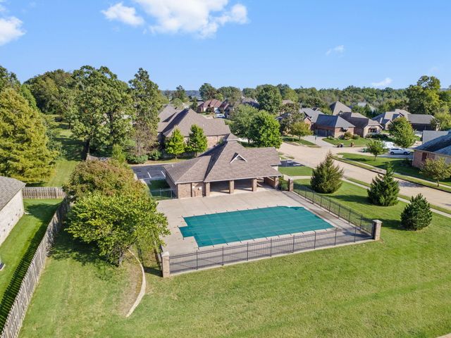 2450 E German Ivy, Springfield, MO 65804