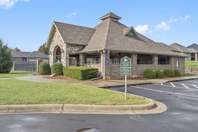 2450 E German Ivy, Springfield, MO 65804