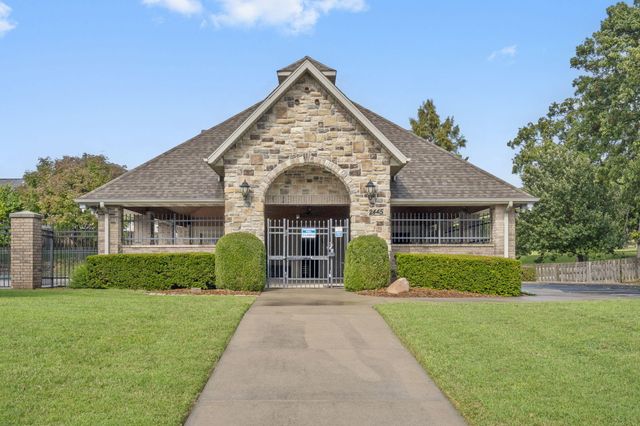 2450 E German Ivy, Springfield, MO 65804