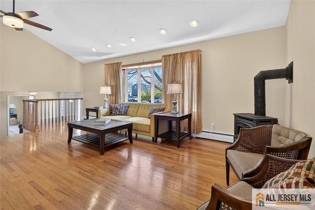 7 Griggs Road, Cranbury, NJ 08512