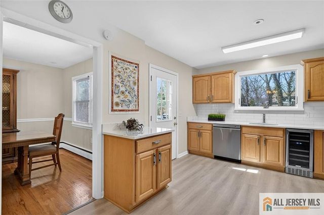 7 Griggs Road, Cranbury, NJ 08512