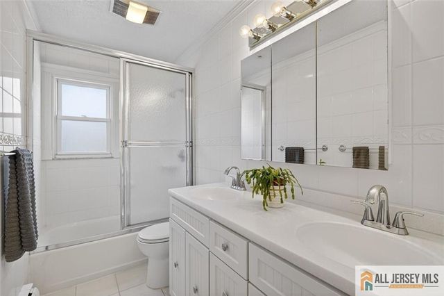 7 Griggs Road, Cranbury, NJ 08512