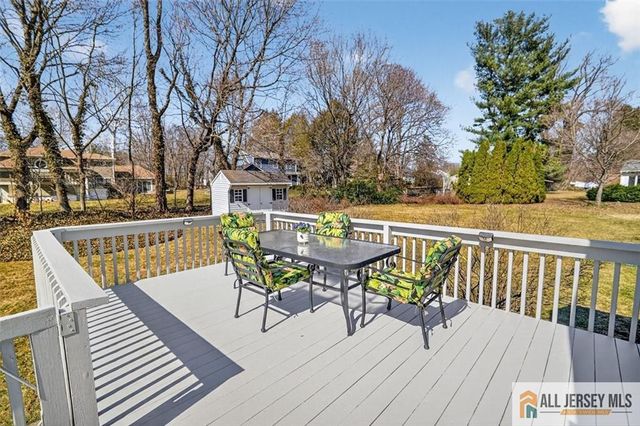 7 Griggs Road, Cranbury, NJ 08512