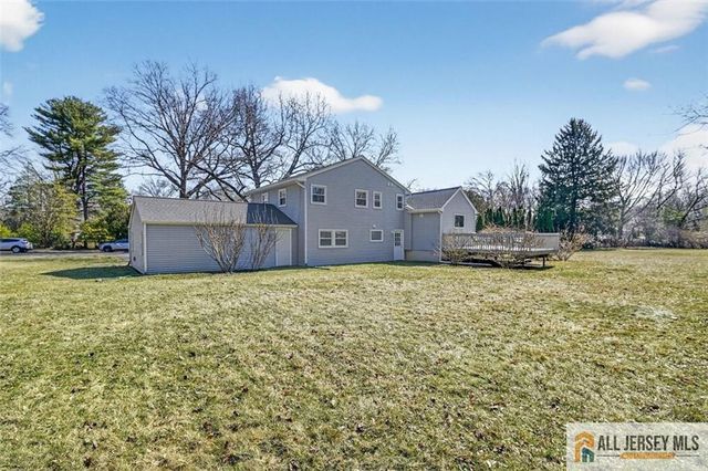 7 Griggs Road, Cranbury, NJ 08512