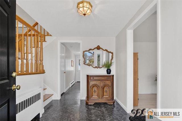 7 Griggs Road, Cranbury, NJ 08512