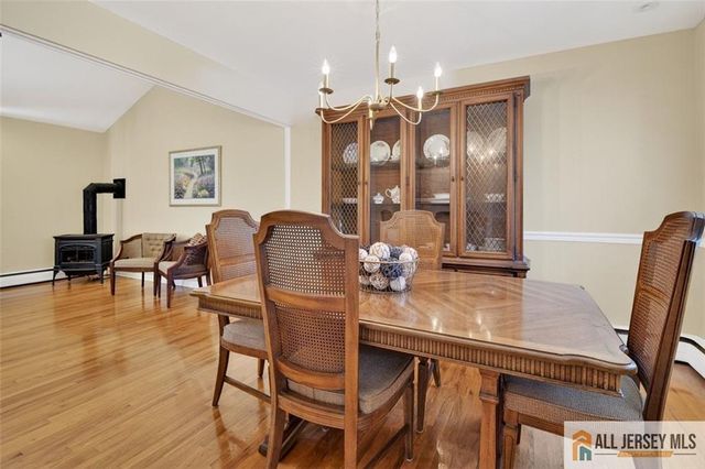 7 Griggs Road, Cranbury, NJ 08512