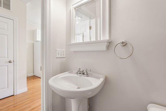 319 W 2nd Avenue, Columbus, OH 43201