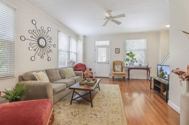 319 W 2nd Avenue, Columbus, OH 43201