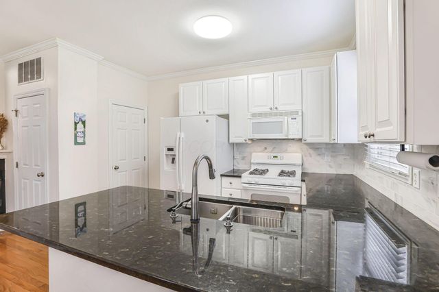 319 W 2nd Avenue, Columbus, OH 43201