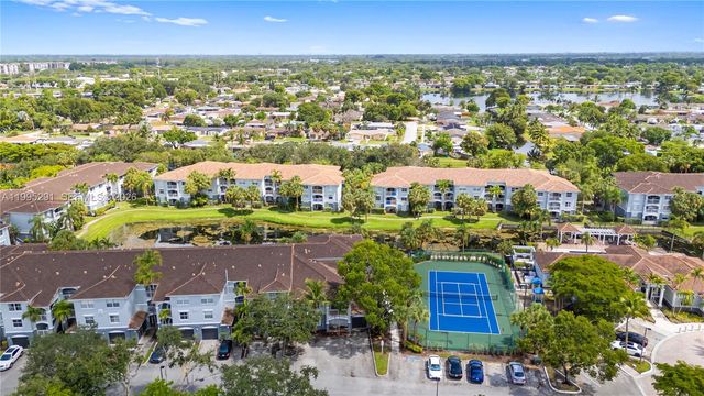 9645 NW 1st Ct 1-209, Pembroke Pines, FL 33024