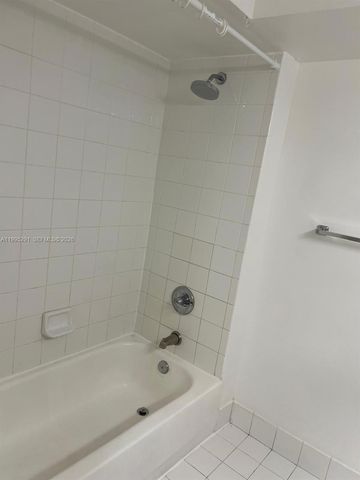 9645 NW 1st Ct 1-209, Pembroke Pines, FL 33024