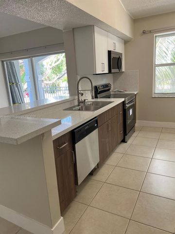 9645 NW 1st Ct 1-209, Pembroke Pines, FL 33024