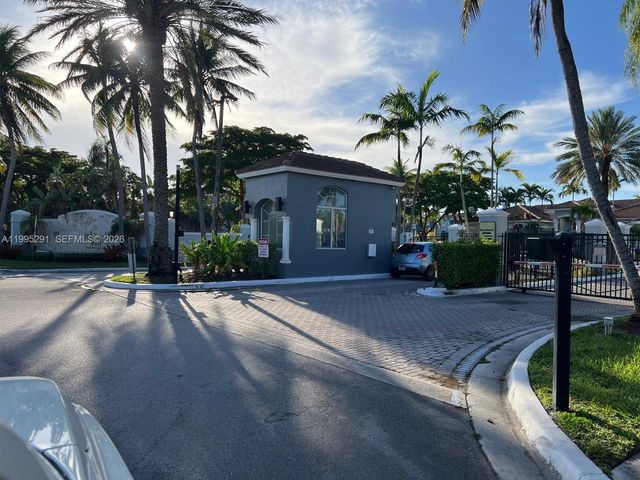 9645 NW 1st Ct 1-209, Pembroke Pines, FL 33024