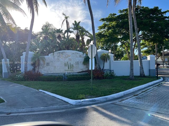 9645 NW 1st Ct 1-209, Pembroke Pines, FL 33024