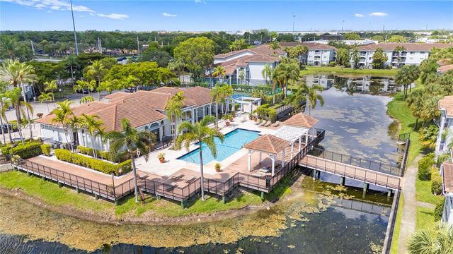 9645 NW 1st Ct 1-209, Pembroke Pines, FL 33024