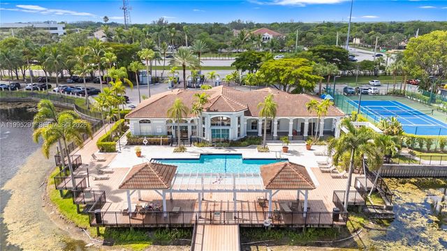 9645 NW 1st Ct 1-209, Pembroke Pines, FL 33024