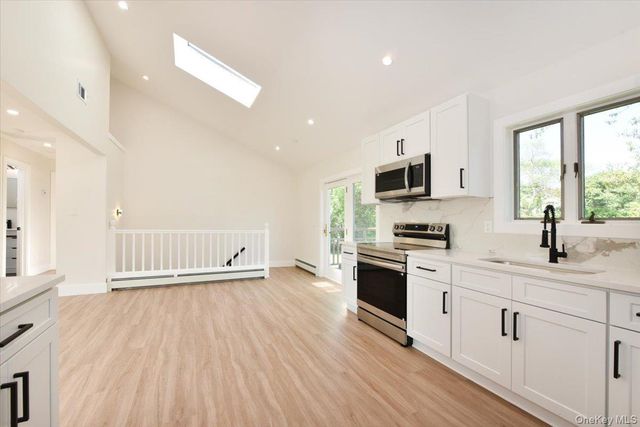79 Columbus Boulevard, Amityville, NY 11701
