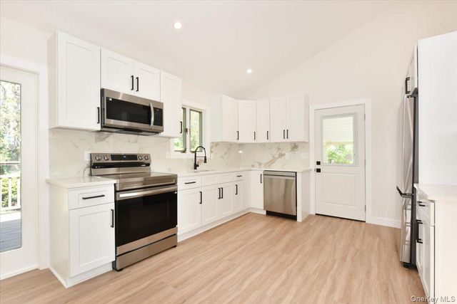 79 Columbus Boulevard, Amityville, NY 11701