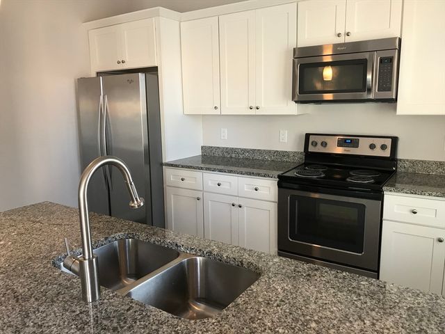 10 Merrymount Rd 104, Quincy, MA 02169