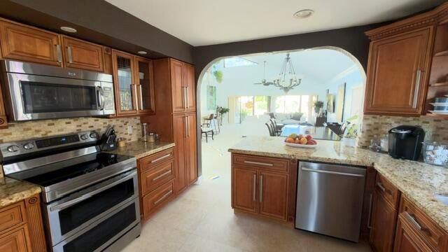 706 Via Genova, Deerfield Beach, FL 33442