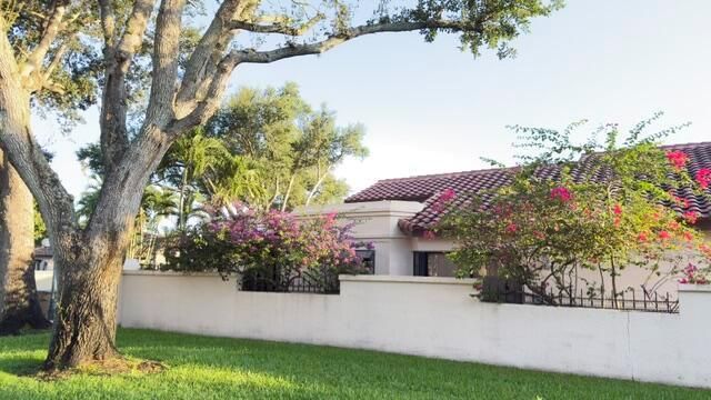706 Via Genova, Deerfield Beach, FL 33442