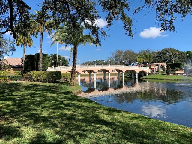706 Via Genova, Deerfield Beach, FL 33442