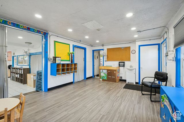 302 E CHIMES DR, Ogden, UT 84405