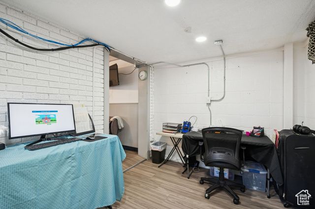 302 E CHIMES DR, Ogden, UT 84405