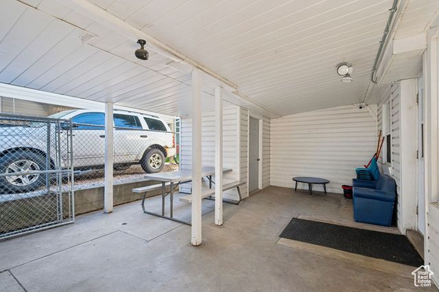 302 E CHIMES DR, Ogden, UT 84405