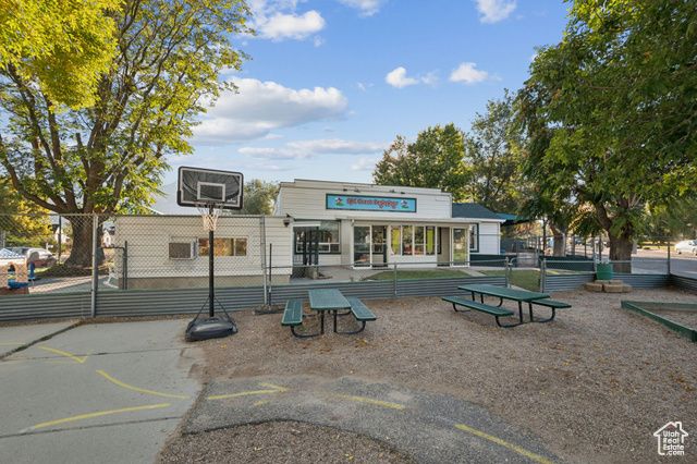 302 E CHIMES DR, Ogden, UT 84405