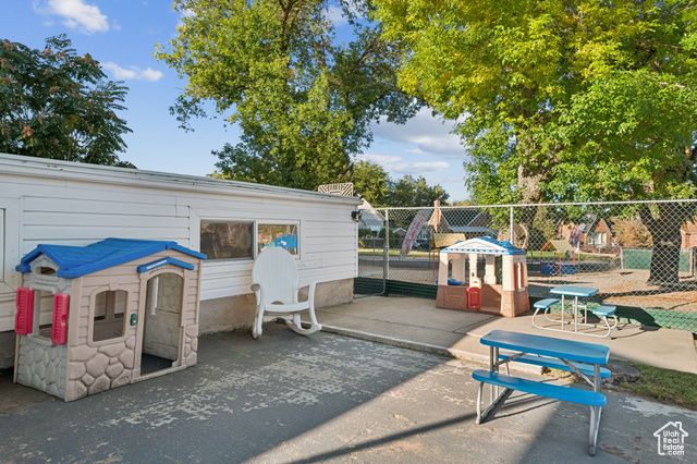 302 E CHIMES DR, Ogden, UT 84405