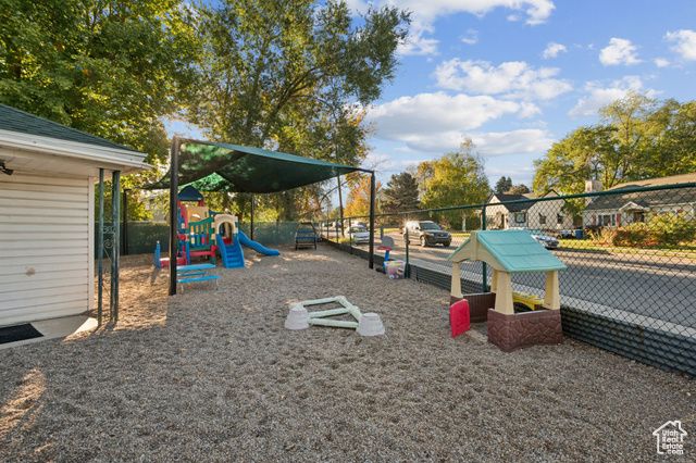 302 E CHIMES DR, Ogden, UT 84405