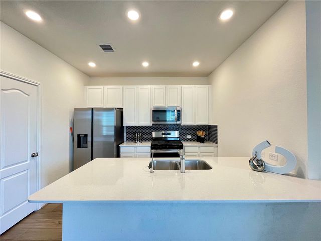 2907 Lazarina, Fresno, TX 77545