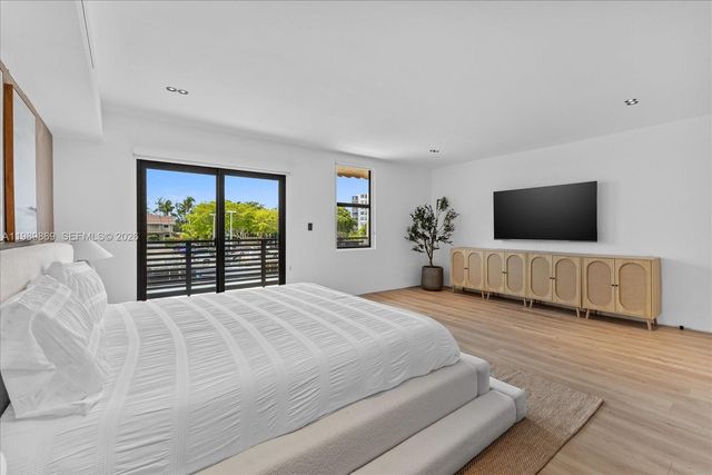 3786 NE 167th St 49, North Miami Beach, FL 33160