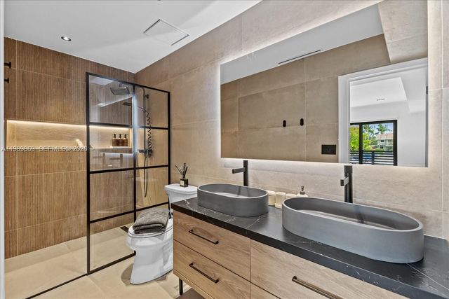 3786 NE 167th St 49, North Miami Beach, FL 33160