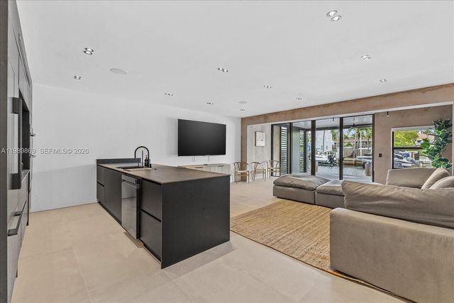 3786 NE 167th St 49, North Miami Beach, FL 33160