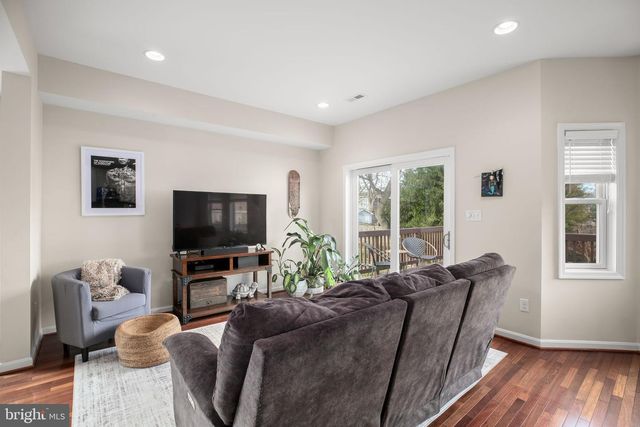 409 DUNMORE ST, Fredericksburg, VA 22401