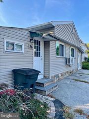 26 FRANKLIN DR, Norristown, PA 19403